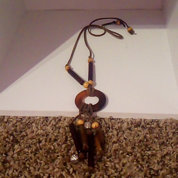 Necklaces in shades of brown - Picture 5 of 5